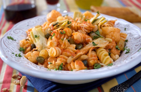 Rigatoni_with_Puttanesca_Sauce_cropped