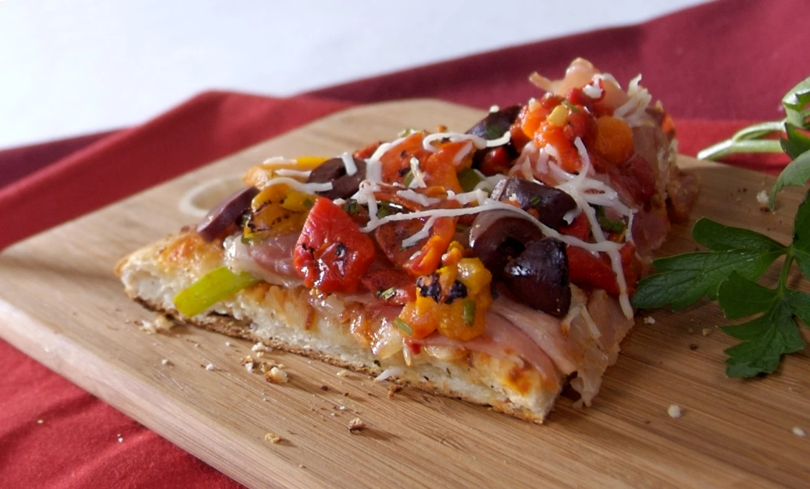 Roasted Bell Pepper and Kalamata Pizza
